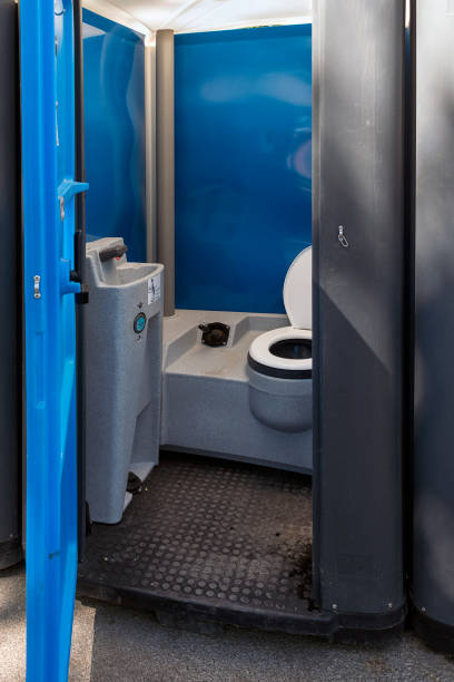 Best Construction site porta potty rental  in Country Clu, MO