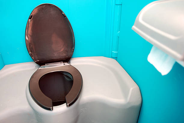 Best Porta potty rental near me  in Country Clu, MO